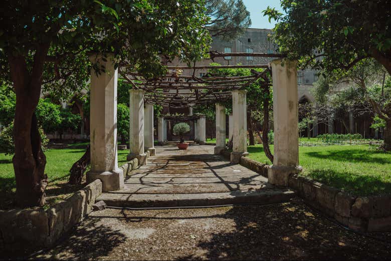 Visita guiada por el claustro de Santa Clara