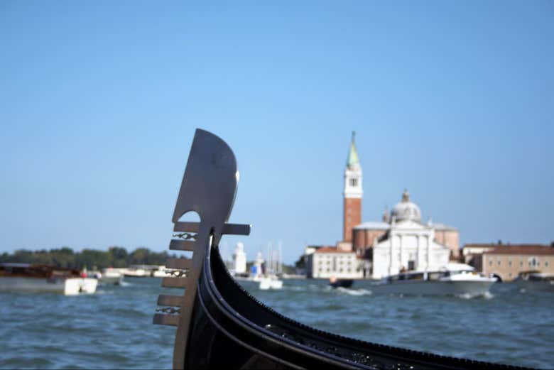 Paseo en góndola por los canales de Venecia con audioguía