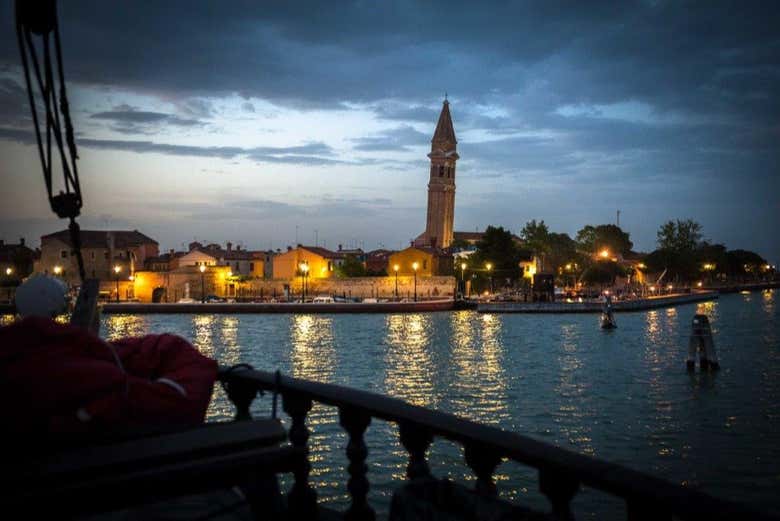 Crucero con cena en el Galeón Veneciano