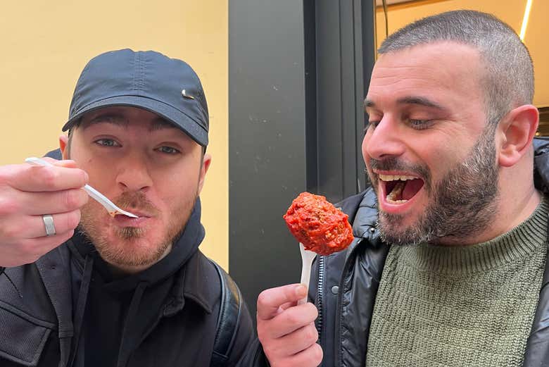 Tour por un mercado gastronómico de Nápoles