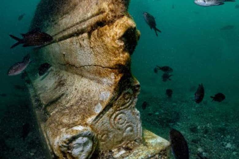 Bautismo de buceo en el Parque Arqueológico Sumergido de Baia