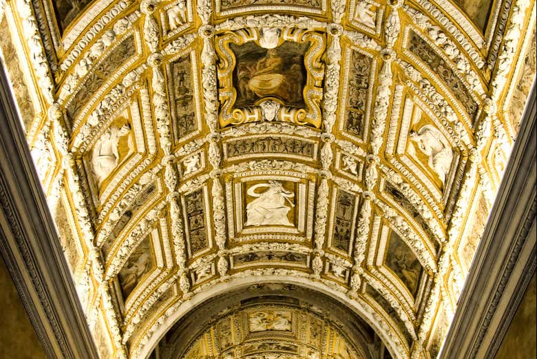Tour de los misterios y leyendas del Palacio Ducal