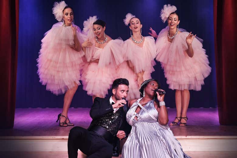 Cena de lujo con espectáculo de cabaret en Avanspettacolo Venecia