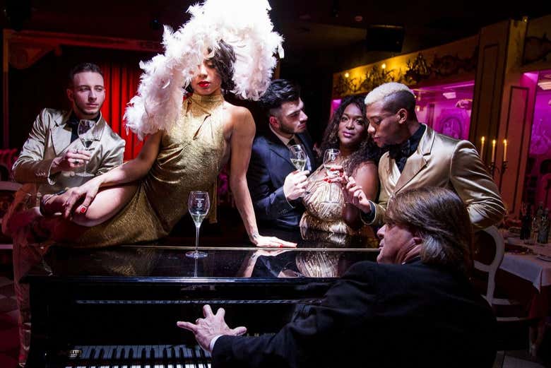 Cena de lujo con espectáculo de cabaret en Avanspettacolo Venecia