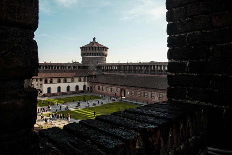 Entrada al Castillo Sforzesco con audioguía
