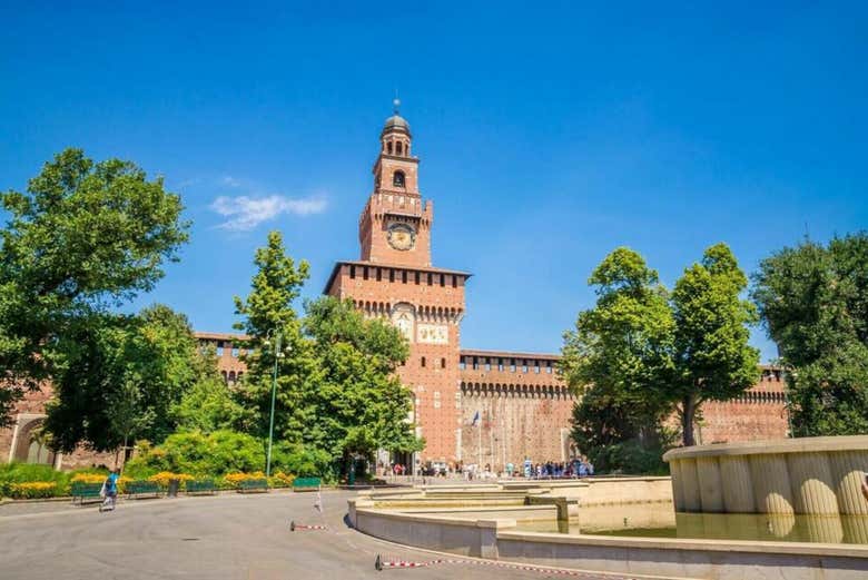 Entrada al Castillo Sforzesco con audioguía