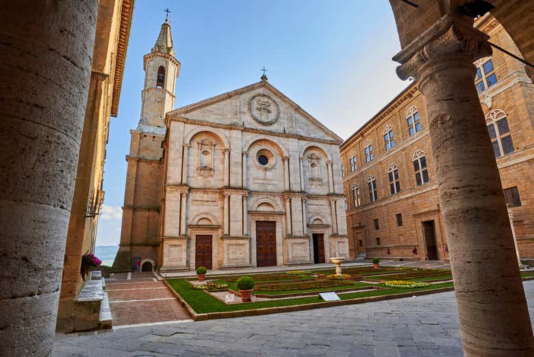 Excursión a Pienza y Montepulciano + Degustación de vino