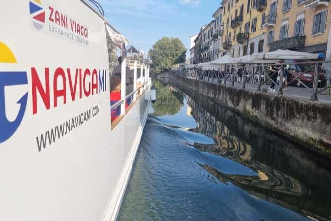 Paseo en barco por los canales de Navigli