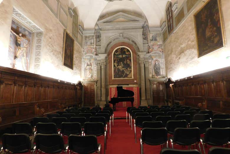 Concierto de ópera en la iglesia de Santa Monaca