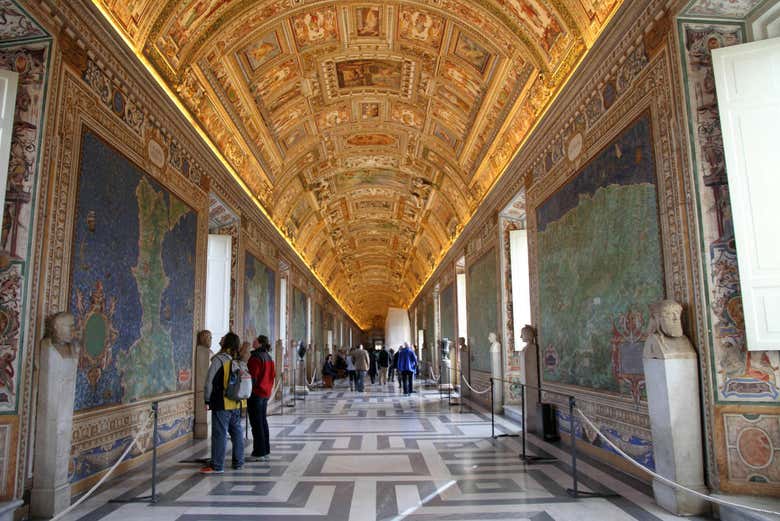 Tour por la Capilla Sixtina y Museos Vaticanos a primera hora