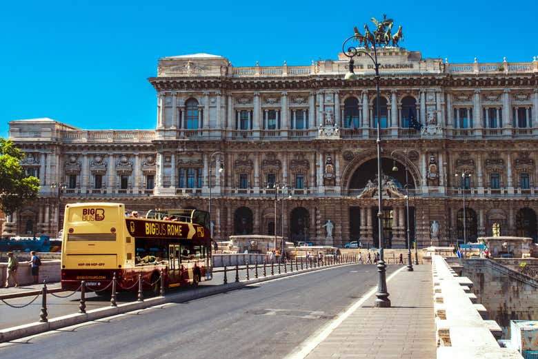 Entrada al Panteón de Agripa sin colas + Autobús turístico de Roma