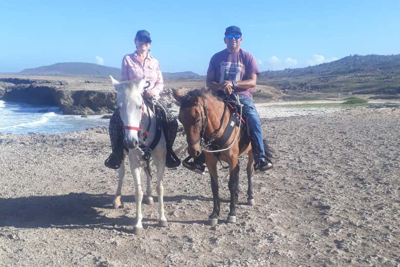 Paseo a caballo por la playa de Wariruri