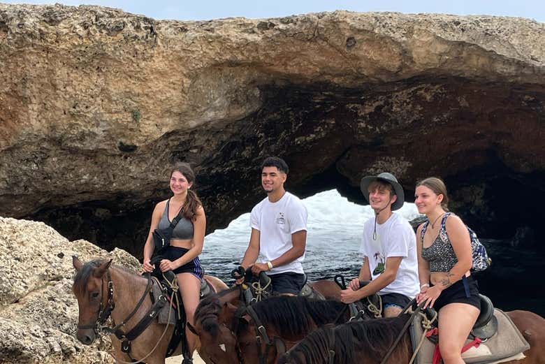 Paseo a caballo por la playa de Wariruri