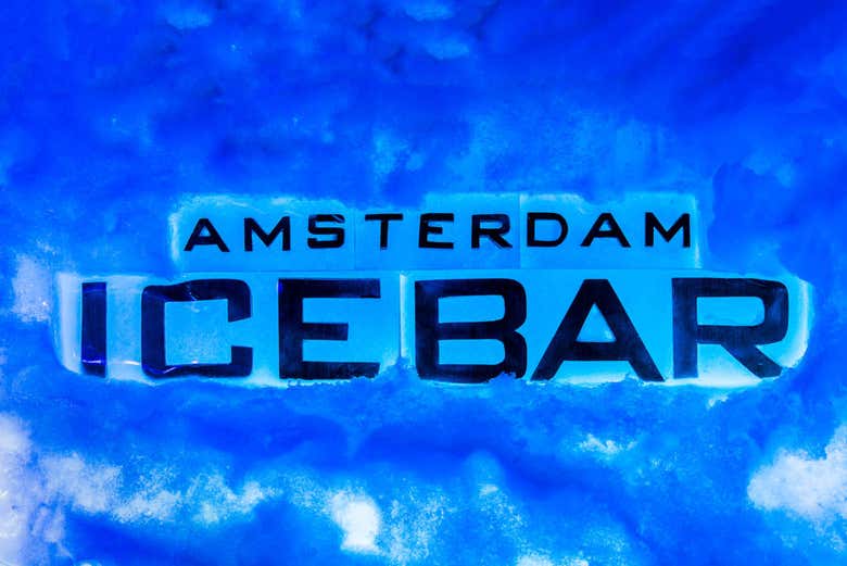 Entrada al Icebar Xtracold