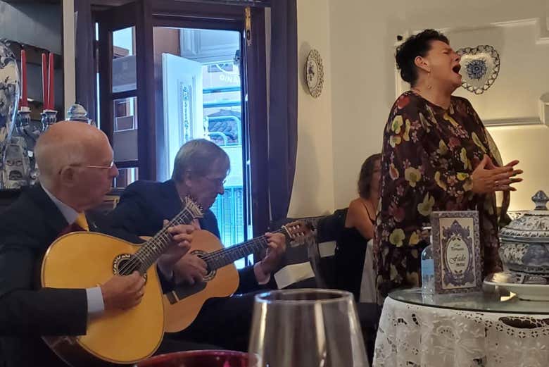 Espectáculo de fado con cena en Funchal