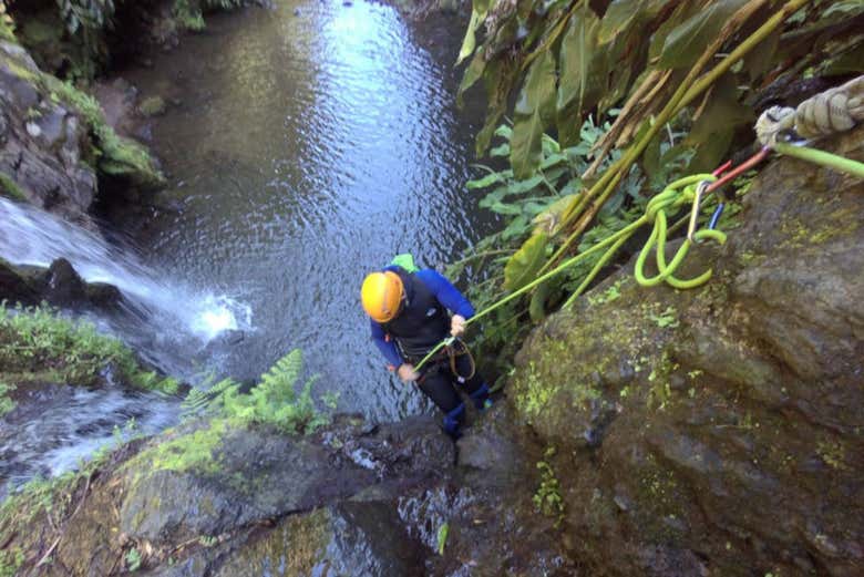 Descenso de cañones en Ribeira dos Caldeirões