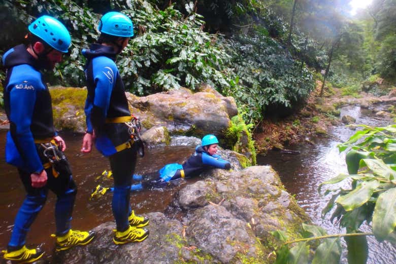 Descenso de cañones en Ribeira dos Caldeirões