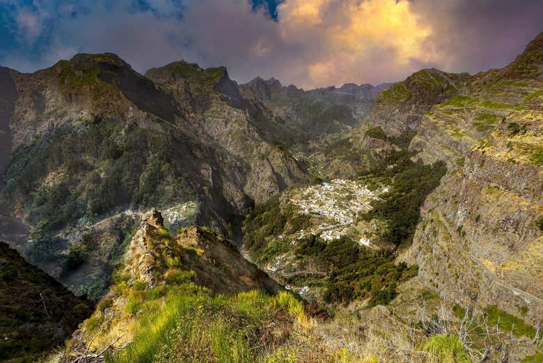 Excursión a Curral das Freiras + Descenso en Cestas da Madeira