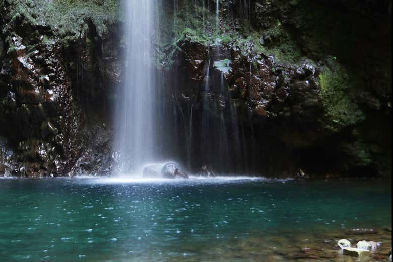 Senderismo por la levada Caldeirão Verde