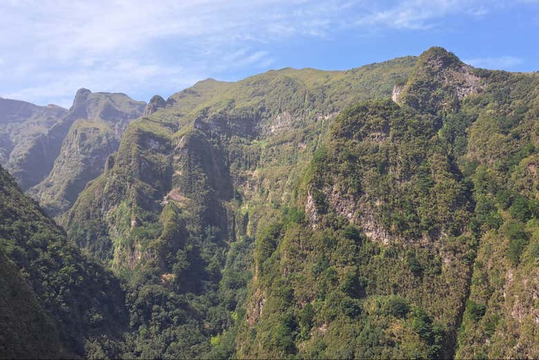 Senderismo por la levada Caldeirão Verde