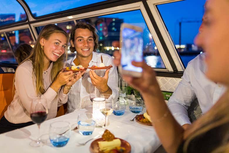 Crucero por los canales con cena de lujo