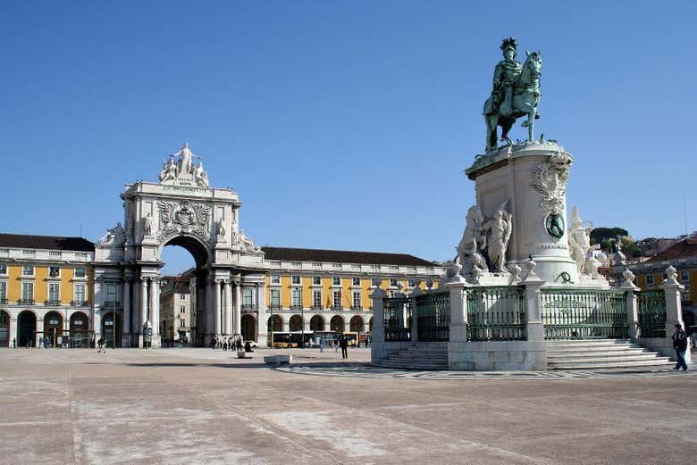 Paseo en barco tradicional por Lisboa