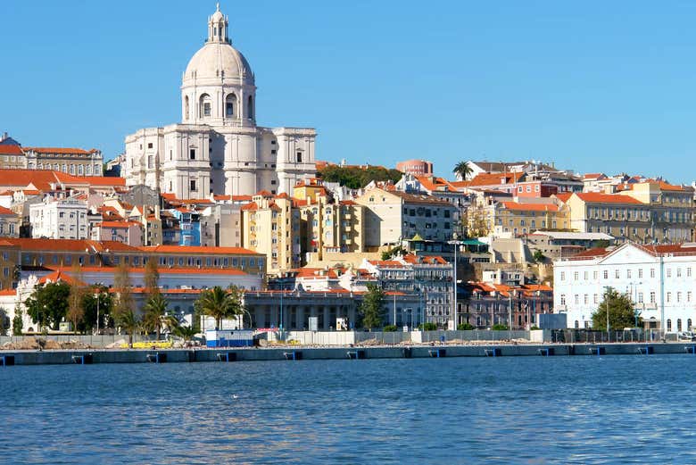 Paseo en barco tradicional por Lisboa