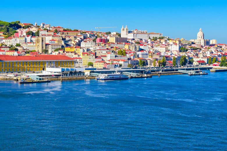 Paseo en barco tradicional por Lisboa