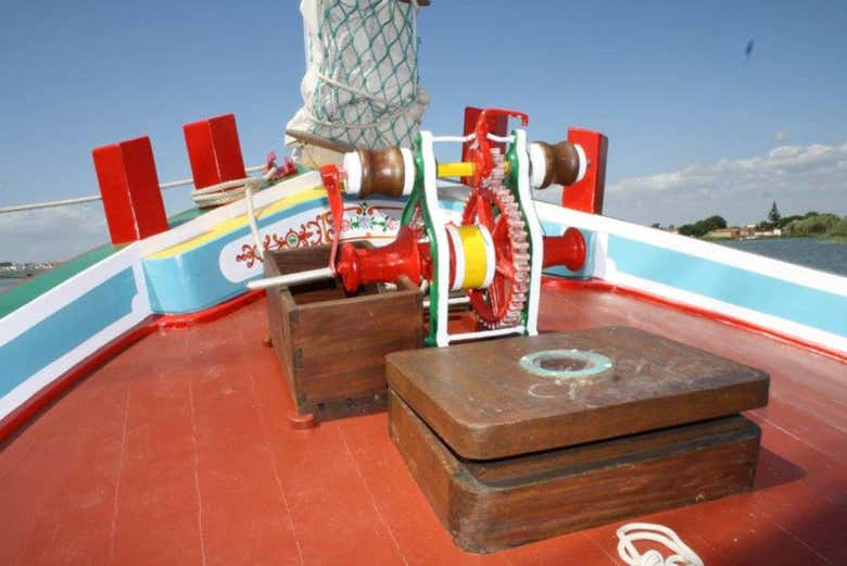 Paseo en barco tradicional por Lisboa