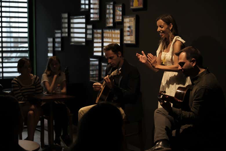 Espectáculo de fado en el Ideal Clube
