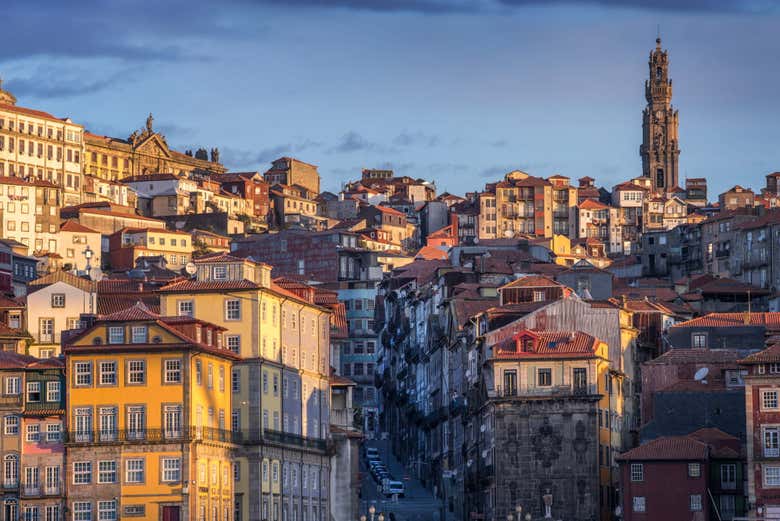 Tour nocturno por Oporto + Degustación de vino