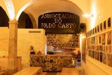 Cena y espectculo de fado en Associao do Fado Casto