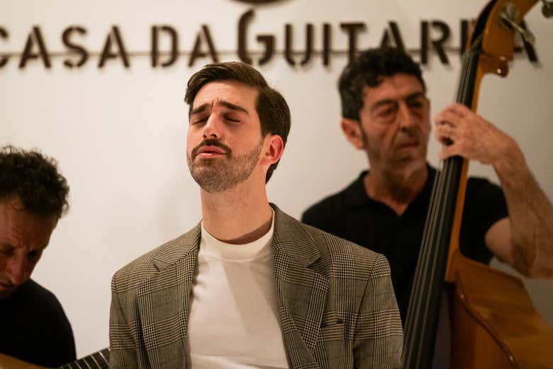 Espectáculo de fado en Casa da Guitarra