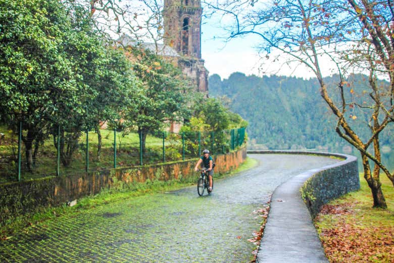 Tour en bicicleta por Lagoa das Furnas
