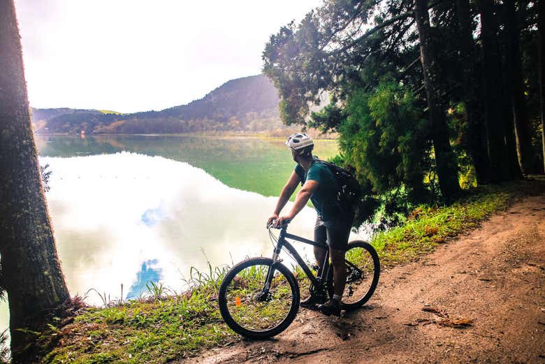 Tour en bicicleta por Lagoa das Furnas