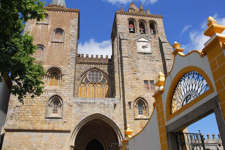 Excursión a Évora y sus bodegas