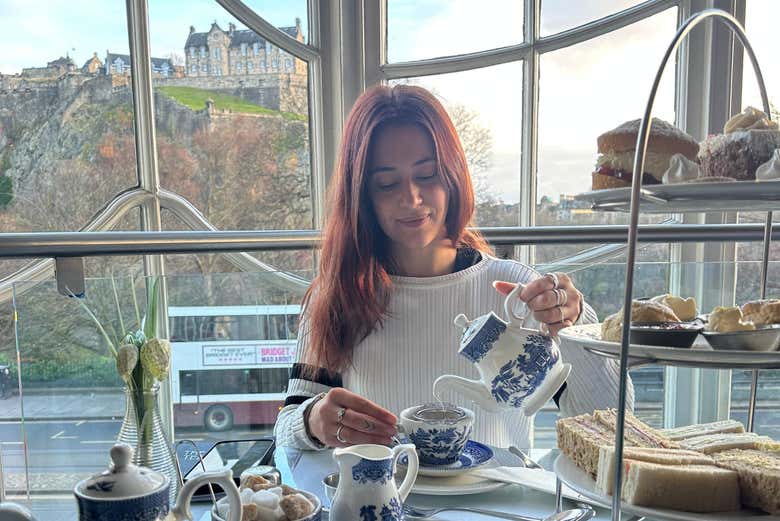 Té de la tarde con vistas al Castillo de Edimburgo