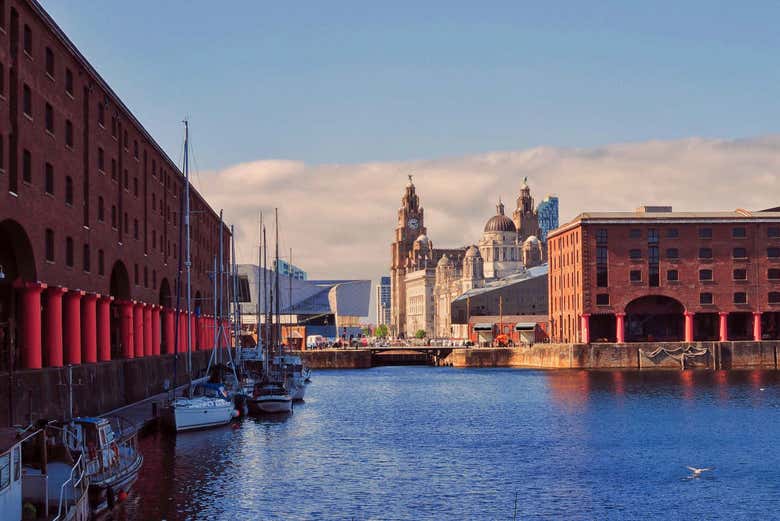 Excursión a Liverpool + Entrada a The Beatles Story + Autobús de los Beatles