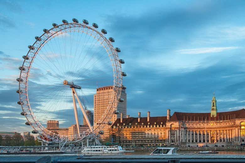 Barco turístico de Londres