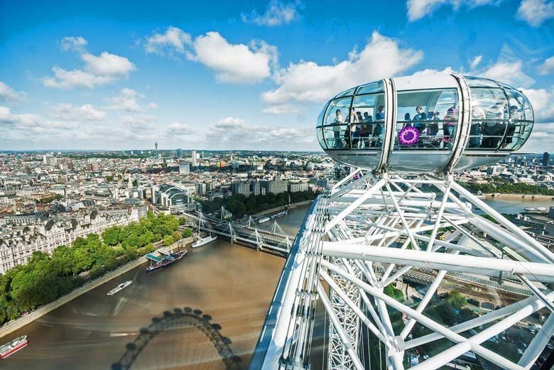 Barco turístico de Londres