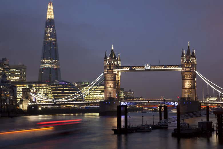 Barco turístico de Londres