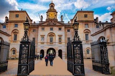 Entrada al Museo de la Guardia Real de Caballera