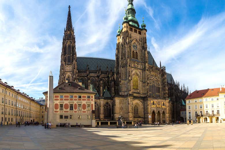 Tour de Praga al completo + Paseo en barco