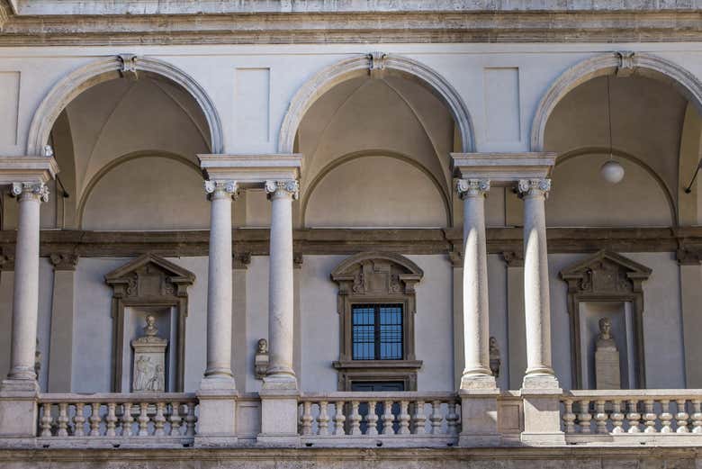 Entrada a la Pinacoteca de Brera con audioguía