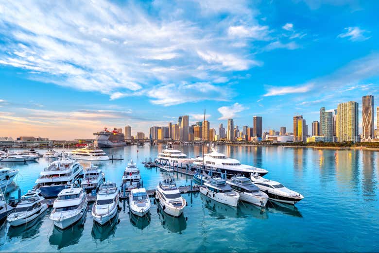 Paseo en barco eléctrico por Miami