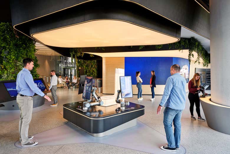 Entrada al mirador MOL SkyDeck