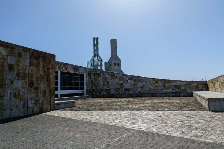 Tour por la Ciudad de la Cultura, Pazo de Rivadulla y Colegiata del Sar