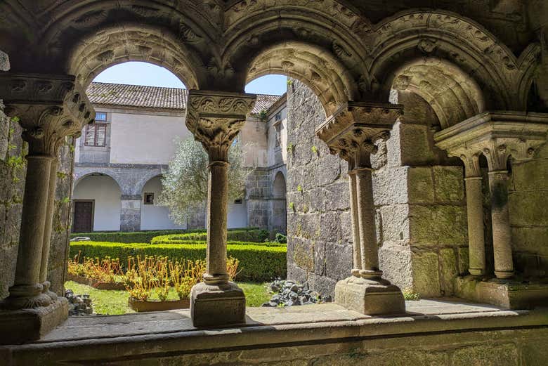 Tour por la Ciudad de la Cultura, Pazo de Rivadulla y Colegiata del Sar