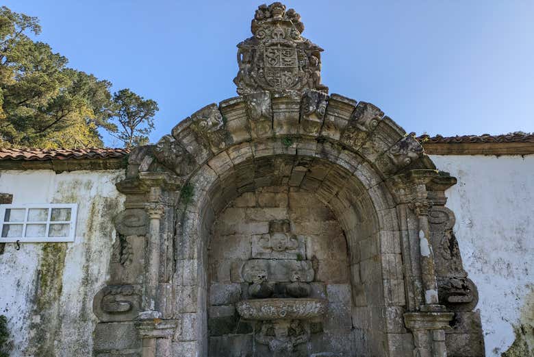 Tour por la Ciudad de la Cultura, Pazo de Rivadulla y Colegiata del Sar