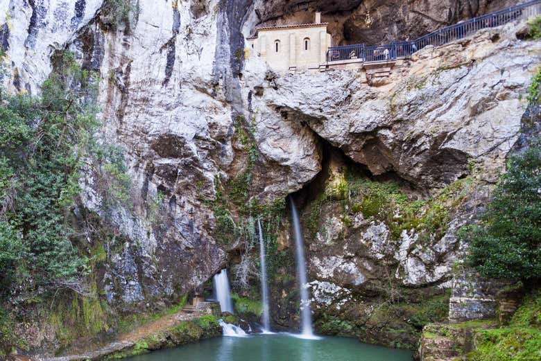 Excursión a los lagos de Covadonga, Cangas de Onís y Lastres
